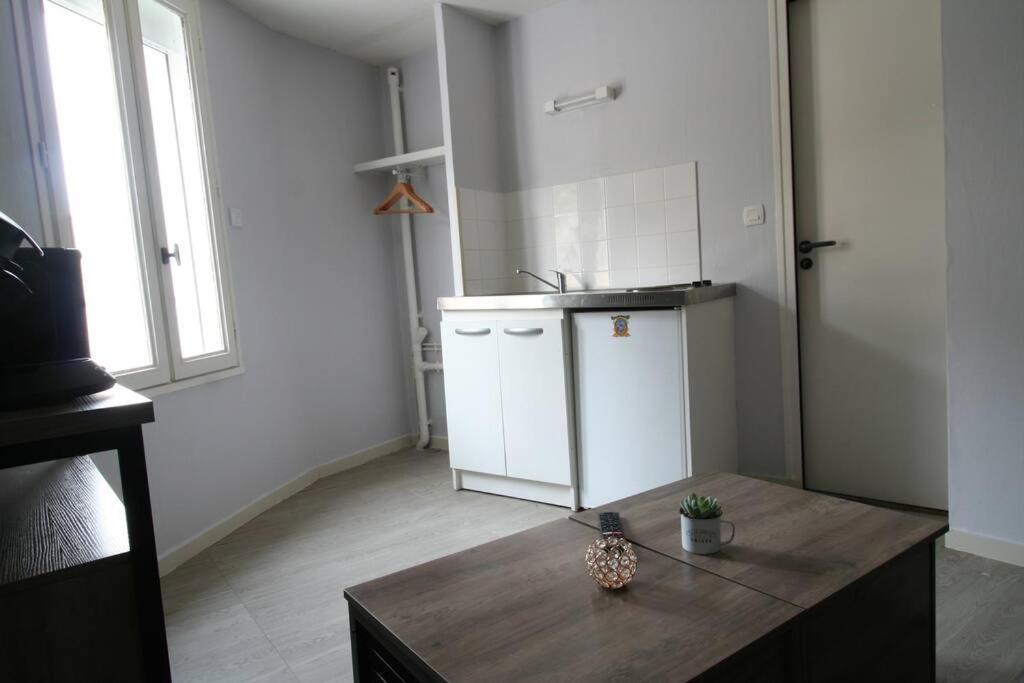 Apartamento Le Petit Voyageur Angulema Exterior foto