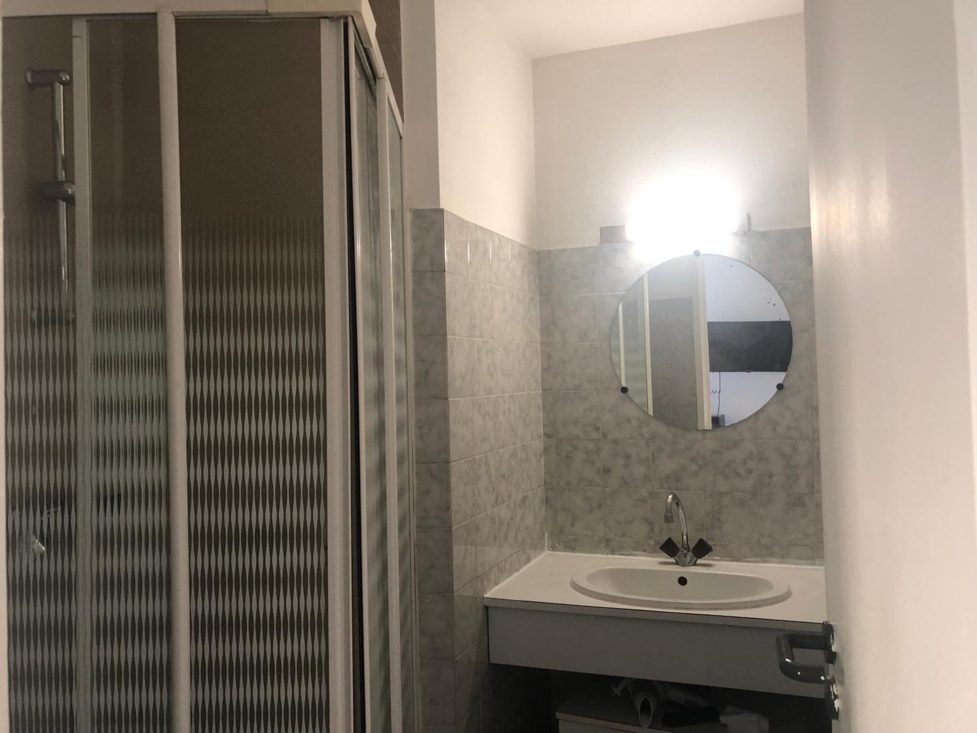 Apartamento Le Petit Voyageur Angulema Exterior foto